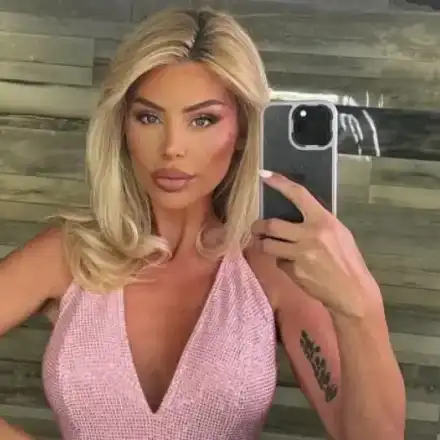 Светлана Гущерова захвърли сутиена