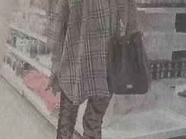 Светлана заряза децата си сами, за да пазарува в мола ПАПАРАШКА СНИМКА