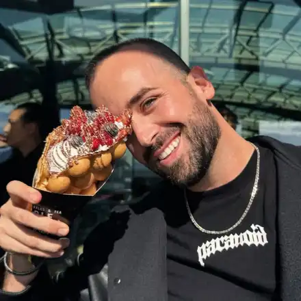 Тарикатче: Вениамин от „Капките” продава гофрети по 17 лева