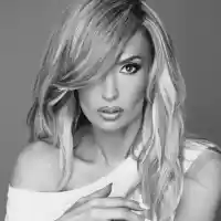 Това Малина ли е? (Горещо ФОТО)