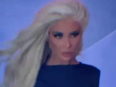 ВЕЧЕ ВИДЯНО: Андреа си показа гърдите и най-милото (18+)