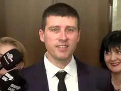 „Величие“ на нокти дали ще се разцепи