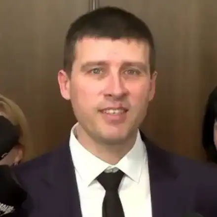 „Величие“ на нокти дали ще се разцепи