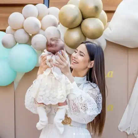 Внучката на Десислава ще става фризьорка