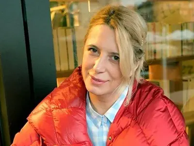 Въртят Ваня Щерева от болница в болница, певицата подписва декларация и БЯГА