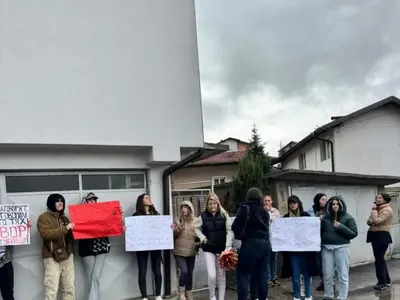 ВЪЗМЕЗИЕ! Протест в Дивотино срещу майката на мъчителката на животни - Силвия Богомилова от ДеБъ