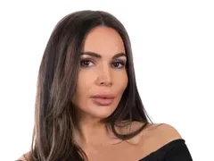Алисия не харесва стиснати богаташи, обича големи подаръци
