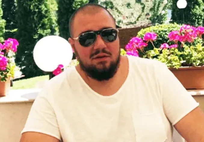 Фалиралият баровец Християн Гущеров преспал с 8 чалга певици