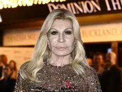 Краят на една ера. Донатела напусна модна къща Versace