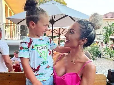 Златка решава задачи със сина си