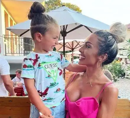 Златка решава задачи със сина си