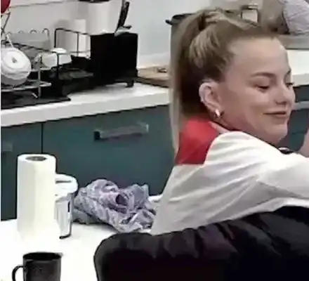 Зрители са в потрес от лесбоаферата в „Хелс Китчън“