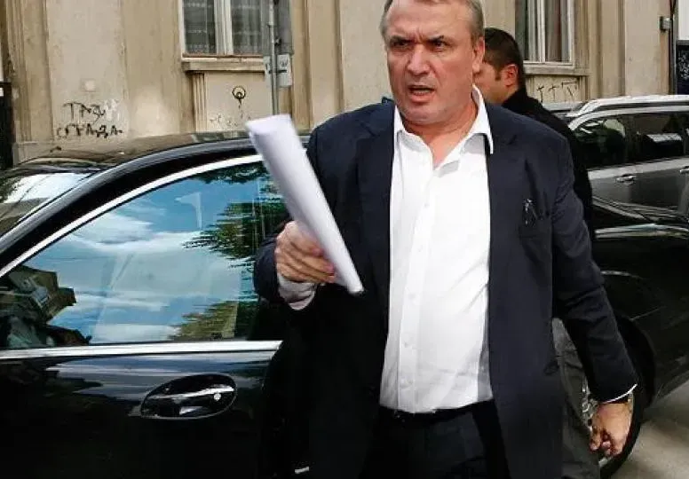 18+! Богомил Манчев забърсал новата си любовница Снежана на s€x оргия при Петя Славова 