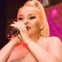 29 години по-късно истината за Деси Слава изплува! Продала се на Пайнера за 120 лева