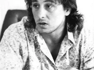 30 години след разстрела: Щерката на Васил Илиев бърка бетон! (СНИМКИ)