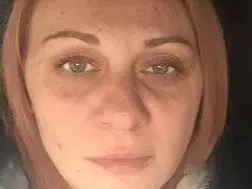 30 години след разстрела: Щерката на Васил Илиев бърка бетон! (СНИМКИ)