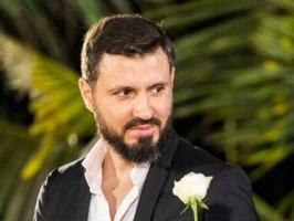 Колата остави Елвиса