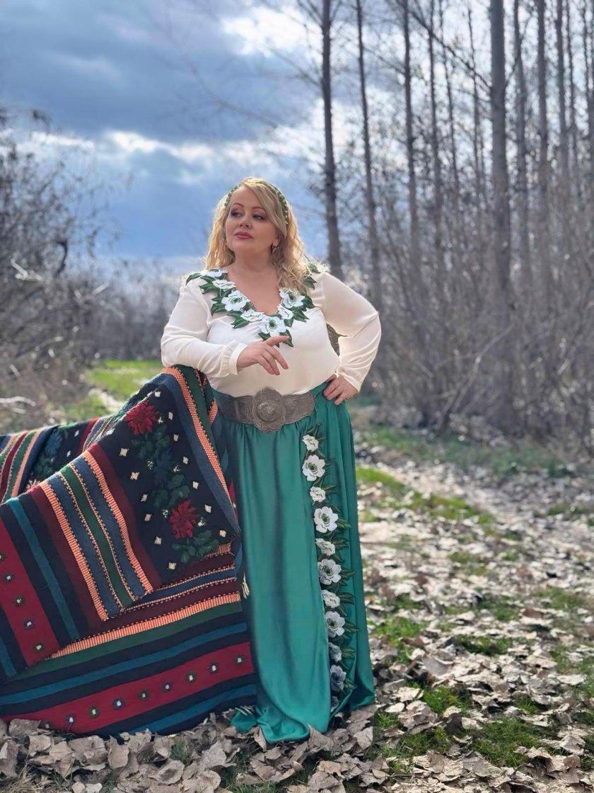 Малката певица на Тато възпя качамака