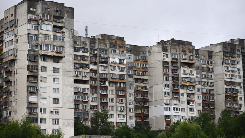 Панелките гонят по цени тухлените жилища