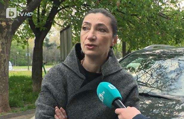 Паяк потроши коли с автомобил на актриса