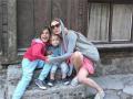 Дъщеричката на Духовникова заспива със снимка на мама