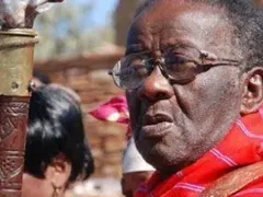 Африкански шаман бил отвлечен от извънземни в тийнейджърските си години