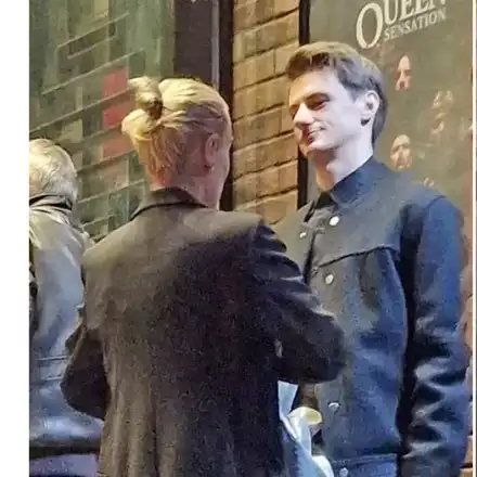 АХА ДА СЕ ИЗПЛЮЩЯТ на улицата: Младият Пламен Димов мачка д*пето на Радина и я целува страстно! (СНИМКИ)