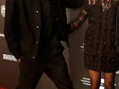 АХА ДА СЕ ИЗПЛЮЩЯТ на улицата: Младият Пламен Димов мачка д*пето на Радина и я целува страстно! (СНИМКИ)