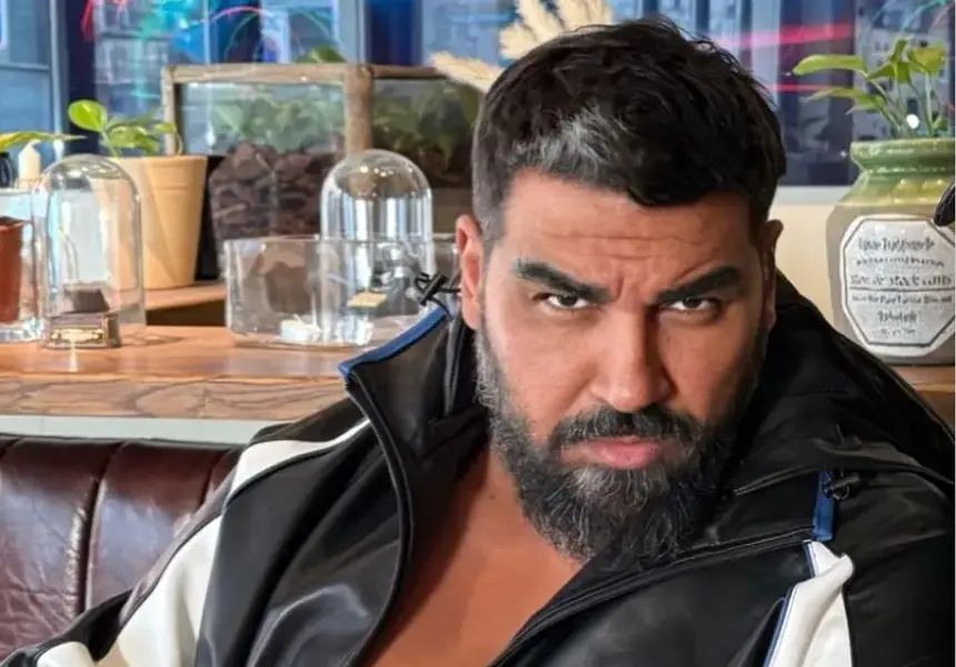 Азис прави диетичен крем карамел