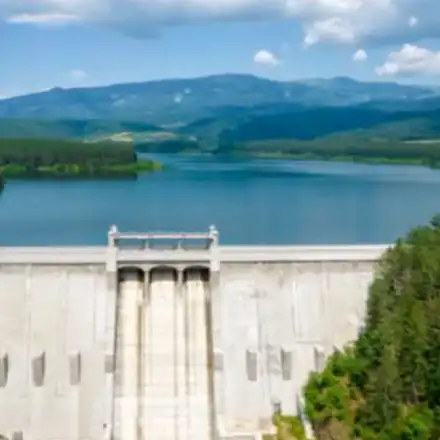 БАН иска да прилапа имот на частници край язовир „Студена“ 