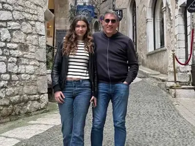 Башар Рахал заведе любимите си жени във Франция СНИМКИ