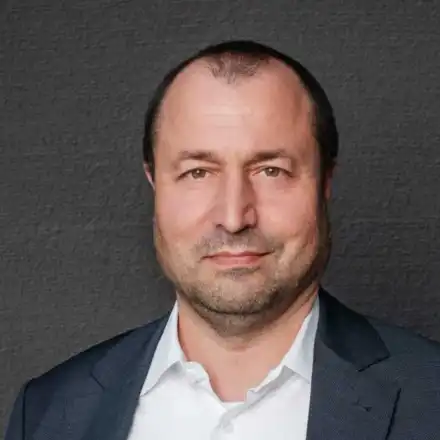 Билла има нов шеф