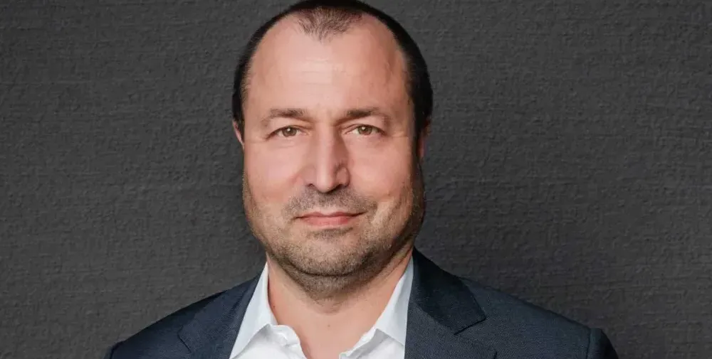 Билла има нов шеф