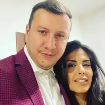 Бившият мъж на Анелия с погача за бебето