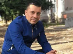 Борис Дали с мотика и гребло в багажника