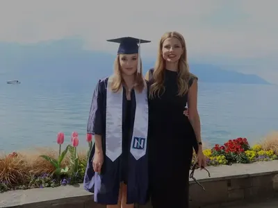 Бояна Шарлопова дипломира щерката