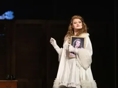 Бременната Натали Трифонова сама представи заместничката си СНИМКИ