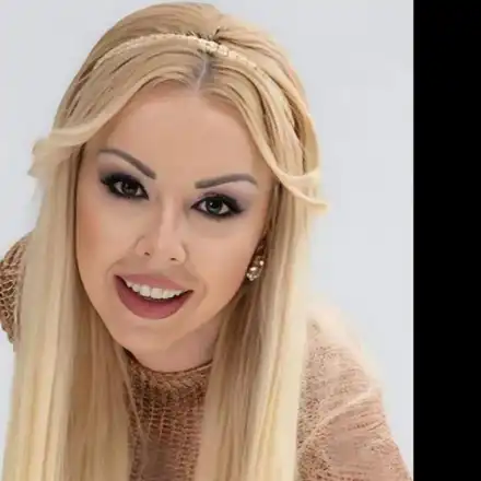 Чалга легендата Кати се РАЗПЪПИ! (ГОРЕЩО ФОТО)