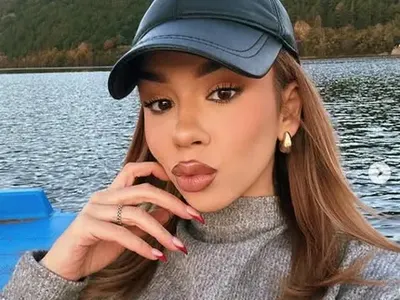 Чалгаджийката Симона наду огромни устни, отрича да е помпала бюста (СНИМКИ)