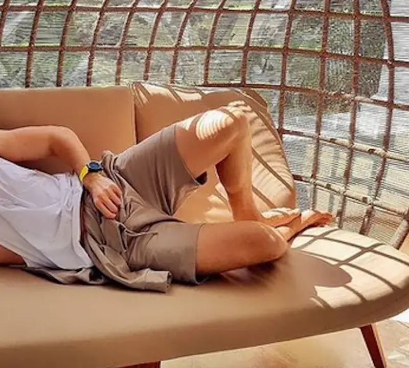 Дани Петканов пак  търси гаджета  за по една нощ в сайт за запознанства