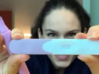 Даяна Ханджиева чака бебе (Снимки)