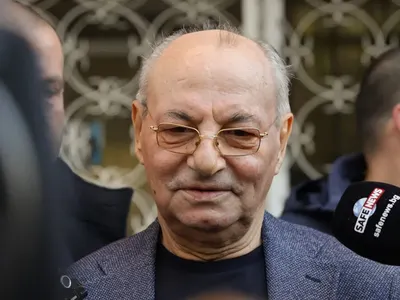 Десетки депесари бягат от Доган