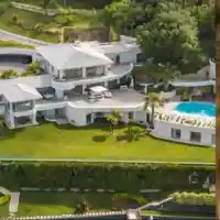 Диляна Грозданова живееше в имение за 40 млн. евро в Кан