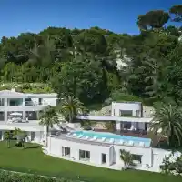 Диляна Грозданова живееше в имение за 40 млн. евро в Кан