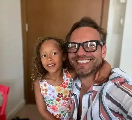 Дъщерята на Орлин Павлов пропя