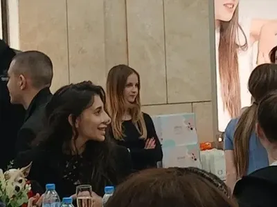 Ергенка цъфна на парти с ремонтиран нос (СНИМКИ)