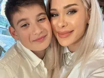 Финалистката в "Ергенът" Надежда се размина само с ругатни и закани  в пътен екшън СНИМКИ