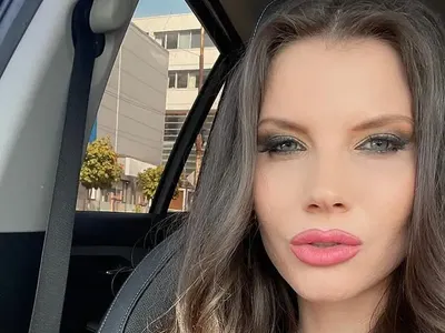 Фолкзвездата Теодора блокирана в огнен АД