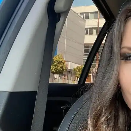 Фолкзвездата Теодора блокирана в огнен АД