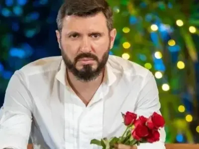 ГАФ: Мартин Елвиса с телефон в „Ергенът”